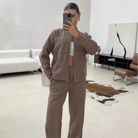 Damen lässiges Zip-Lounge-Set mit Stehkragen und weitem Highwaist-Joggpant Eichborn Berlin