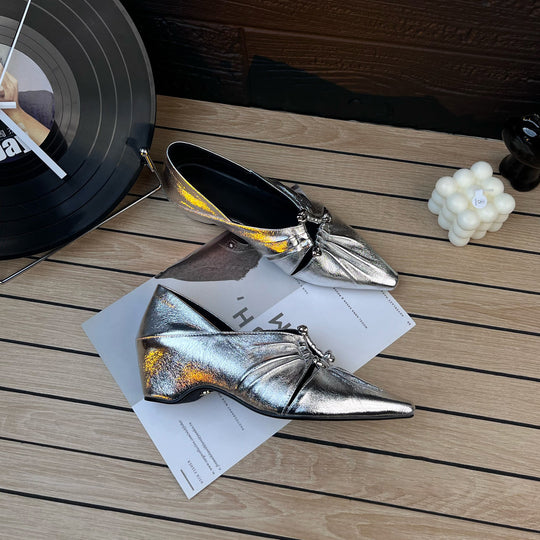 Damen elegante Ballerinas mit goldenen Akzenten und komfortablem Riemchen EB