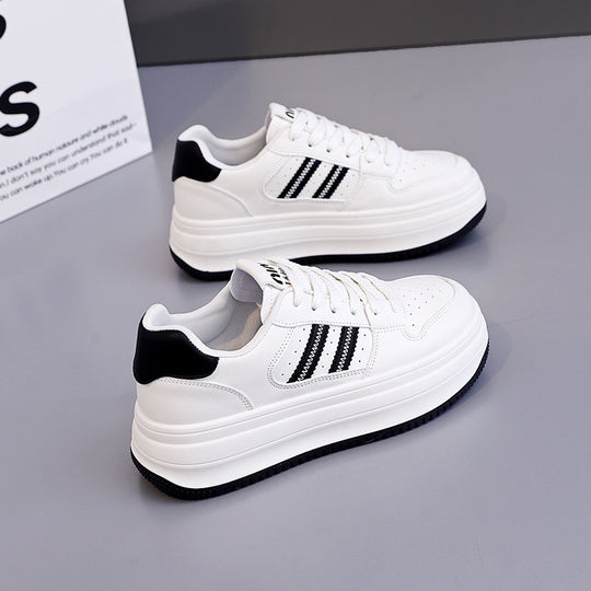 Damen Plattform Sneakers mit trendigem Design und stabiler Profilsohle EB