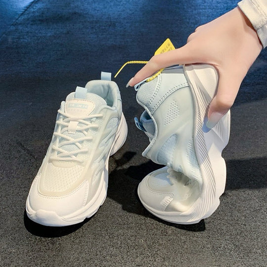 Damen Sportliche Performance Sneakers mit atmungsaktiver Mesh-Struktur und rutschfester Sohle EB
