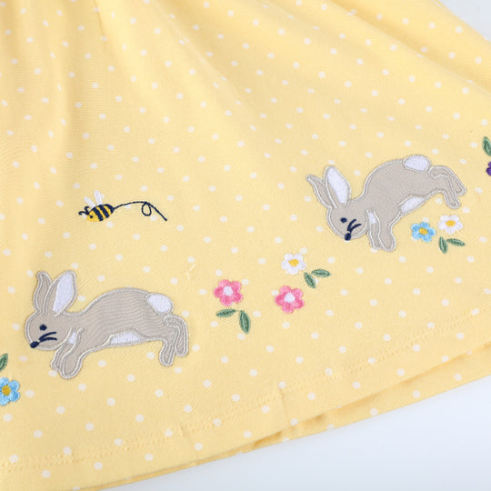 Mädchen Sommerkleid mit verspielten Hasen- und Blumenstickereien EB