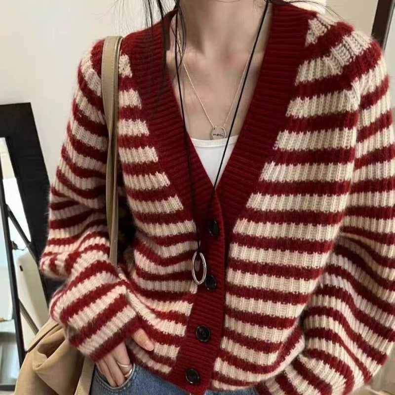 Damen gestreifte Strickjacke mit weitem Schnitt und Knopfdetails EB