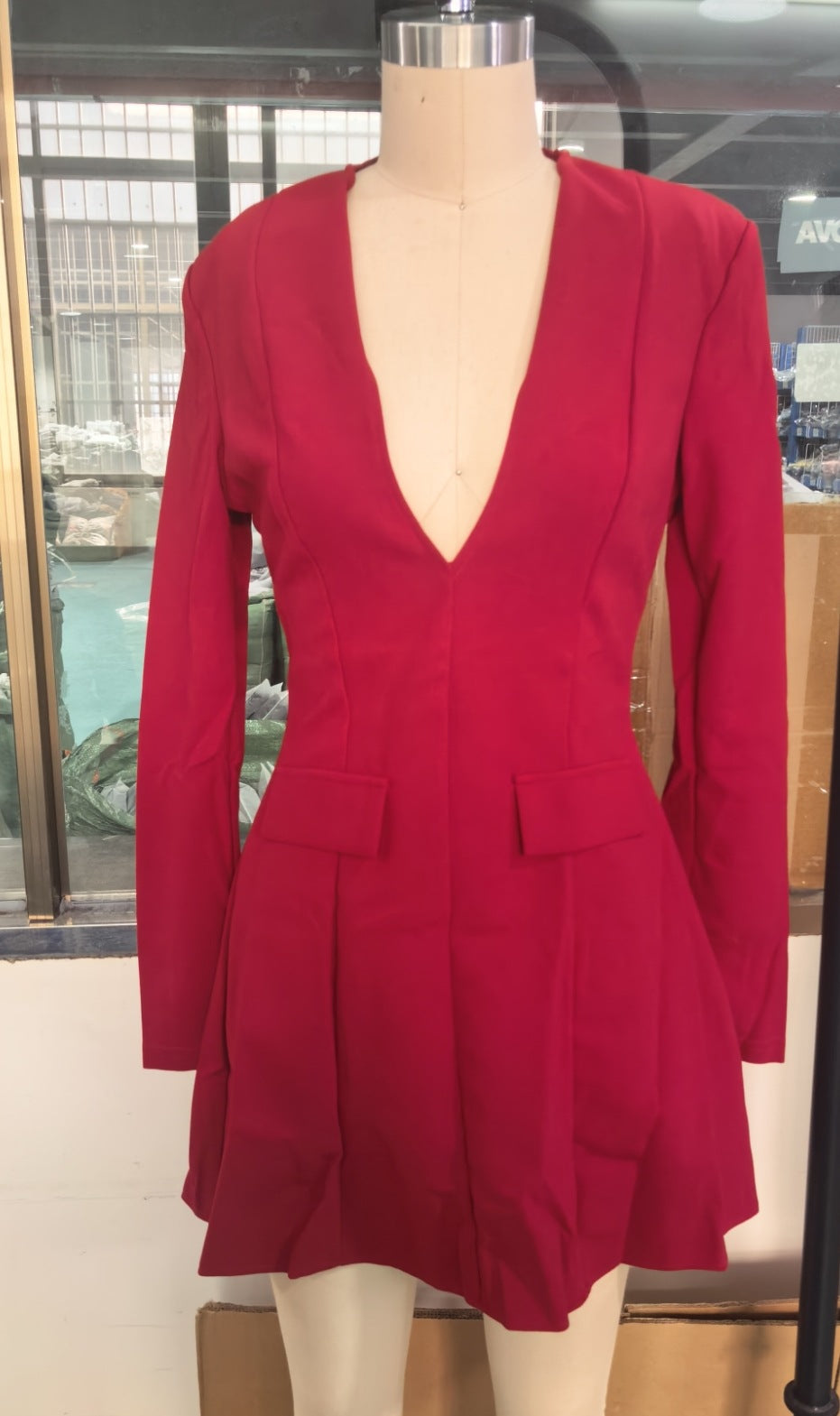 Damen tailliertes A-Linien-Minikleid mit tiefem V-Ausschnitt und langen Ärmeln EB