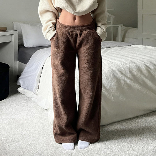 Damen Flauschige Jogginghose mit elastischem Bund und Seitennahttaschen EB