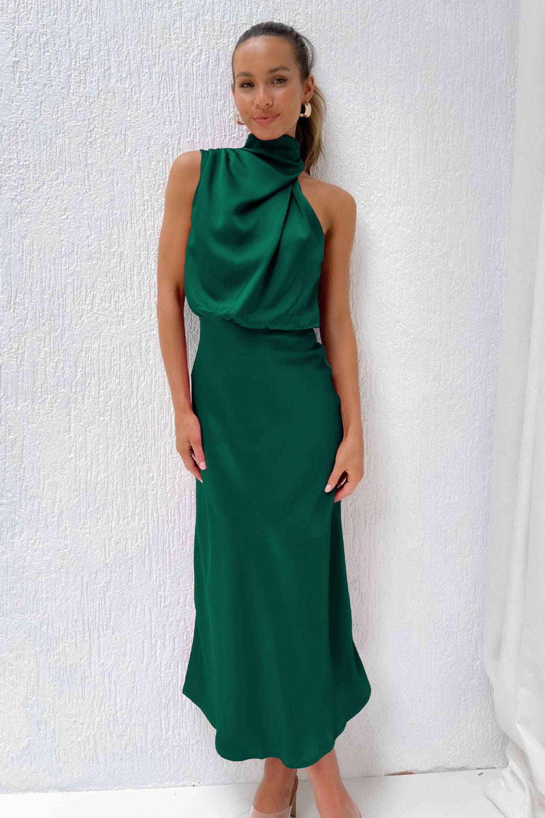 Damen Elegantes Maxikleid mit asymmetrischem Kragen und fließendem Schnitt EB