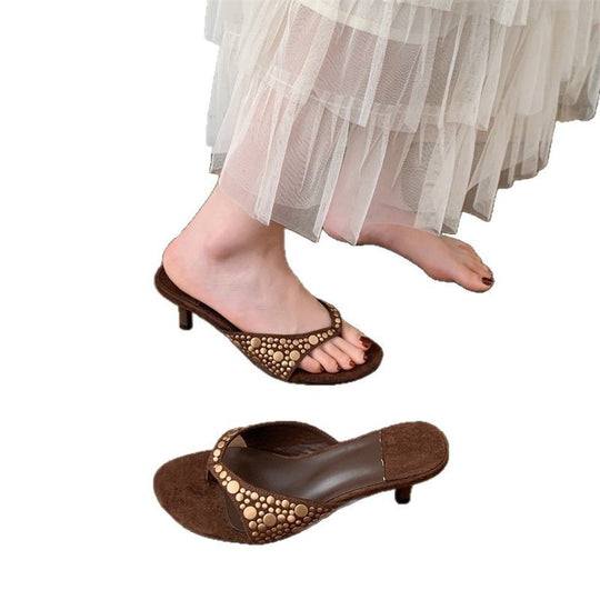 Damen Offene Mules mit dekorativen Perlenapplikationen und elegantem Absatz EB