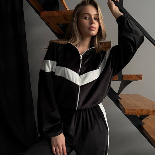 Damen leichter Komfort-Jogginganzug im Retro-Stil mit kurzem Reißverschlussoberteil und hoher Taille Eichborn Berlin