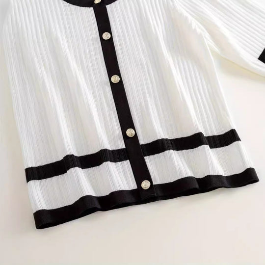 Damen modische Strickjacke im lässigen Schnitt mit Knopfleiste EB
