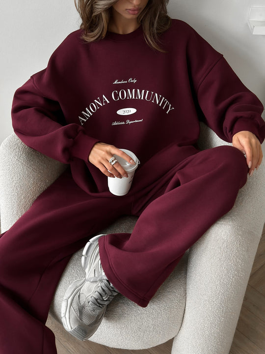 Damen weiches Oversize-College-Sweatshirt und hochgeschnittene weite Jogginghose EB