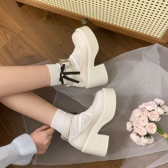 Damen Plateau-Pumps mit elegantem Riemen und modischem Absatz EB