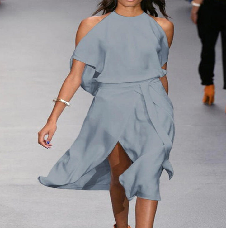 Damen Elegantes und fließendes Maxikleid mit tiefem Ausschnitt und Taillierung EB
