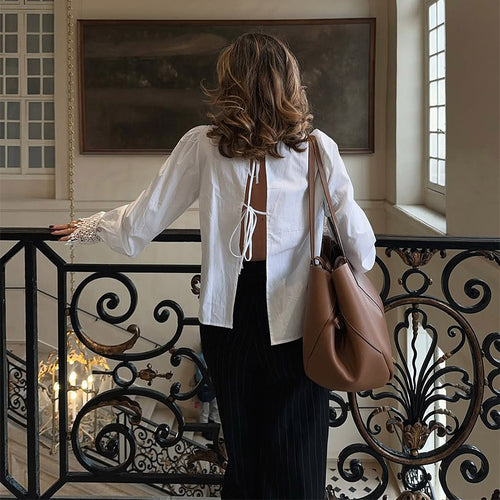 Damen Bluse mit eleganten Spitzenakzenten und Puffärmeln EB