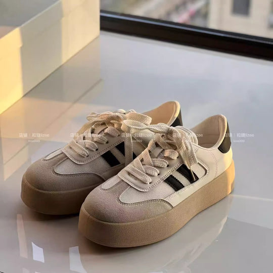Damen Sportliche Plateau-Sneaker mit atmungsaktiver Obermaterialkombination EB