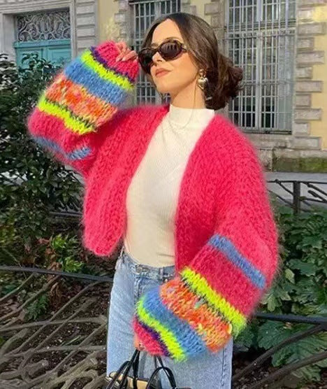 Damen Strickjacke mit voluminösen Ärmeln und farbverlaufendem Design EB