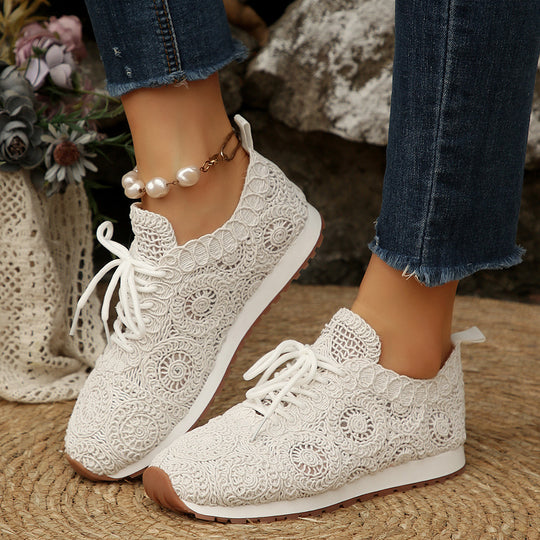 Damen Sneakers mit filigranem Häkeldesign und bequemem Fußbett EB