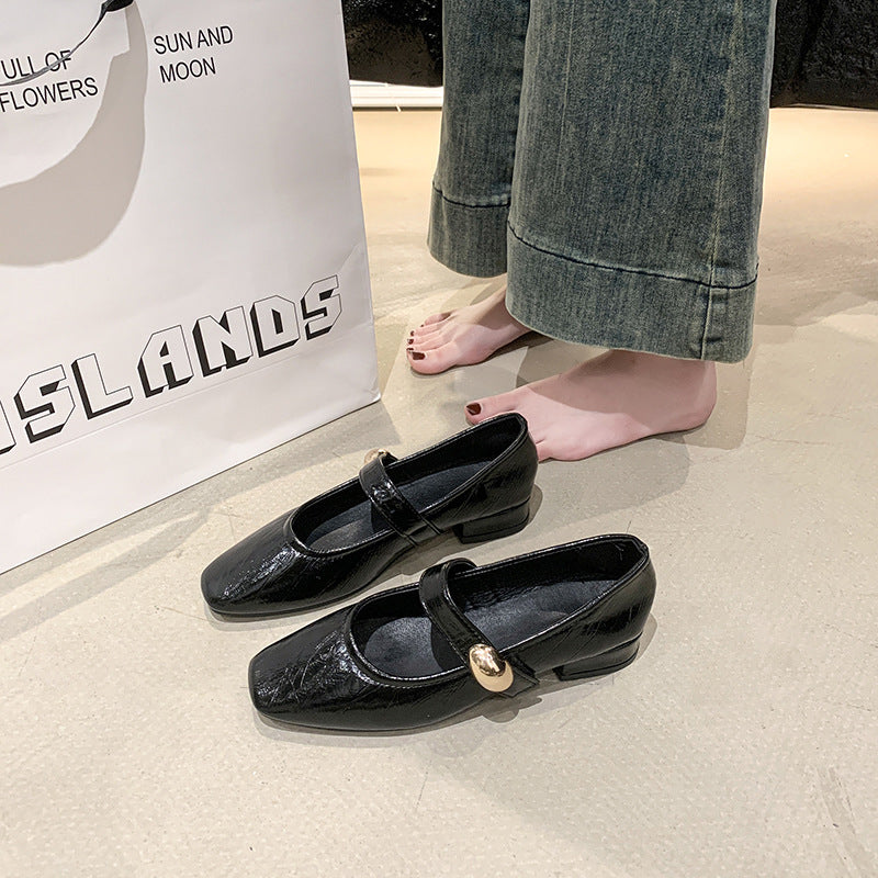 Damen Elegante Flachschuhe mit verstellbarem Riemen und glänzender Oberflächenstruktur EB
