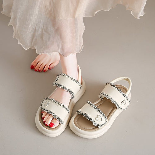 Damen modische Sandalen mit elastischen Riemen und herzförmigen Akzenten EB