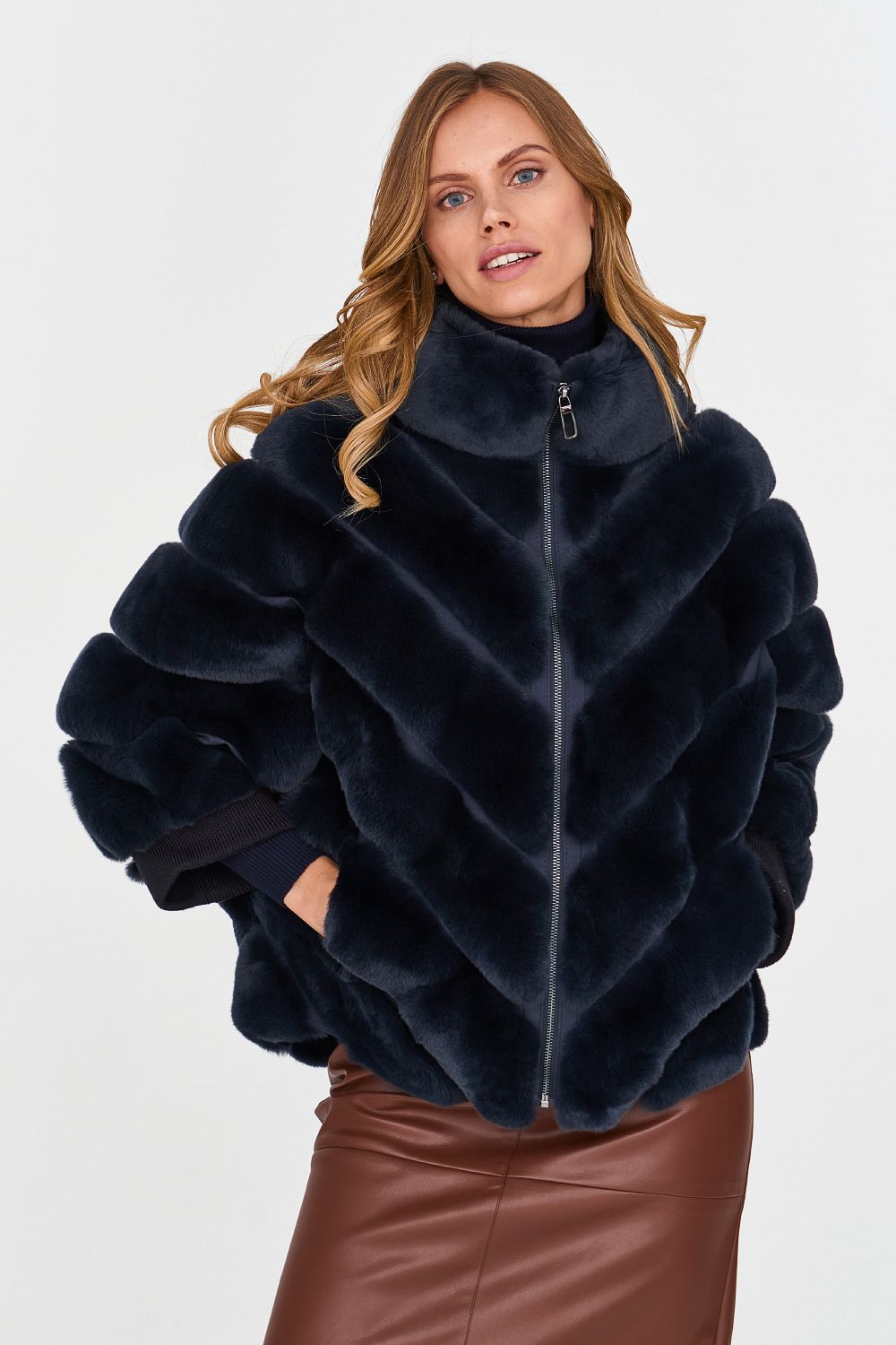 Damen Kuschelige Kunstpelzjacke mit Steppdesign EB