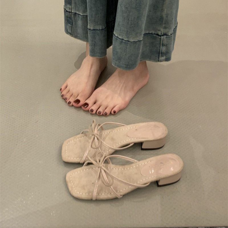 Damen elegante Sandalen mit zierlichen Riemen und niedrigem Absatz EB