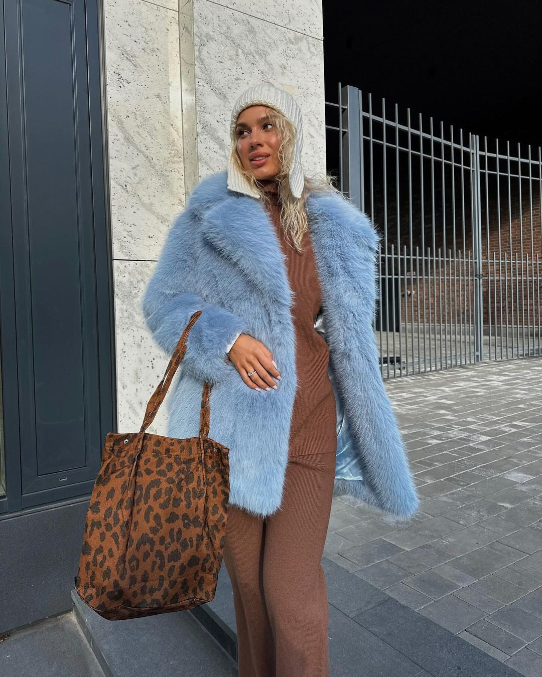 Damen Luxuriöse Kunstfelljacke mit voluminösen Ärmeln EB