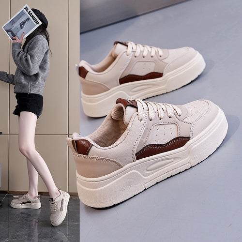 Damen Sportliche Plateausneakers mit atmungsaktivem Obermaterial und rutschfester Sohle EB