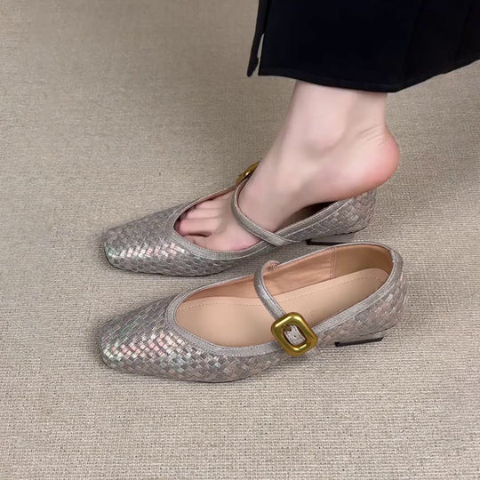 Damen Ballerina-Schuhe mit elegantem Riemchen und hochwertiger Lederoberfläche EB