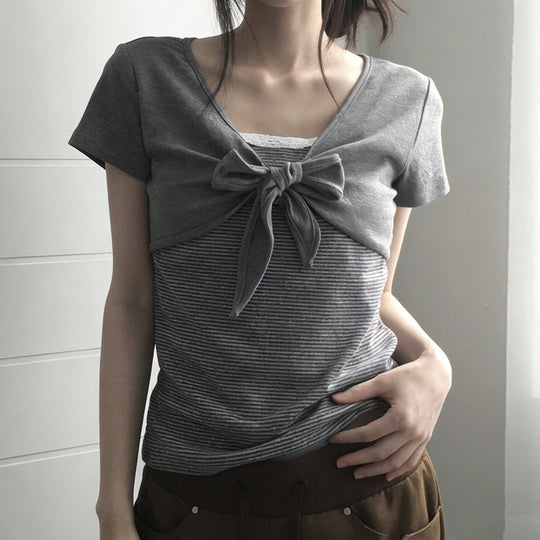 Damen kurzes T-Shirt mit Knoten-Detail und gestreiftem Design EB