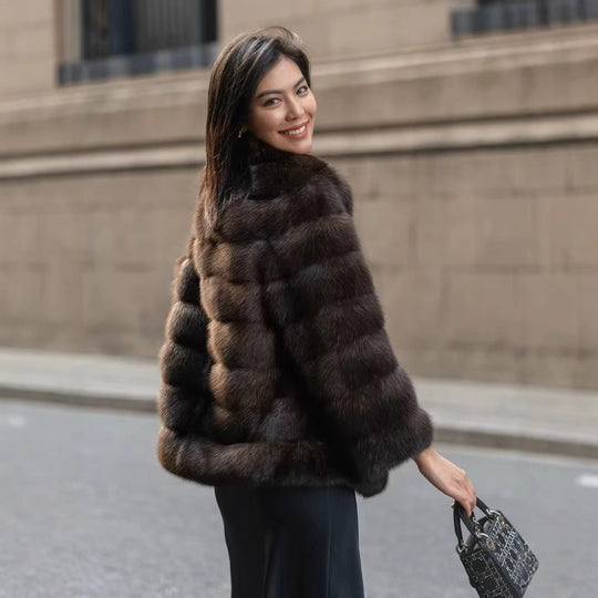 Damen Luxuriöse Kunstpelzjacke mit voluminösen Ärmeln EB