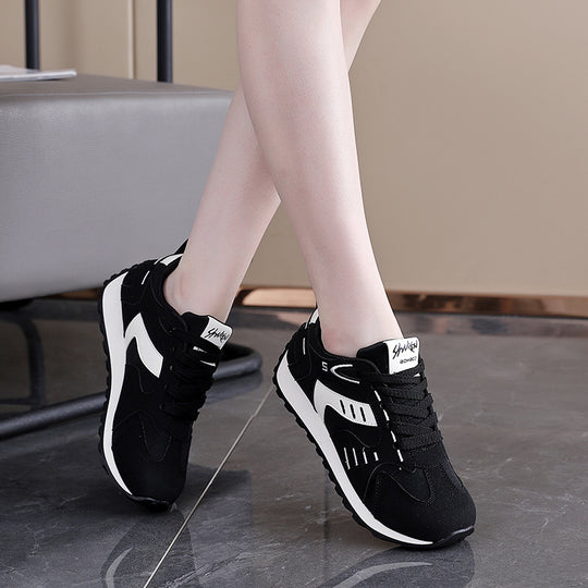Damen Sportliche Sneaker mit atmungsaktiver Oberfläche und rutschfester Sohle EB