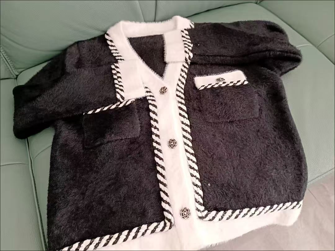 Damen Kuschelige Jacke mit eleganten Kontrastdetails EB