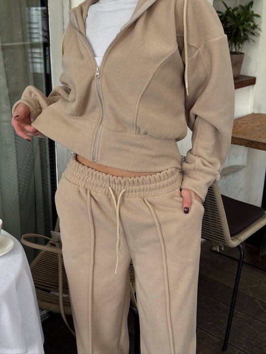 Damen Fleece-Lounge-Set mit kurzem Reißverschluss-Hoodie und taillenhoher Kordel-Jogginghose EB