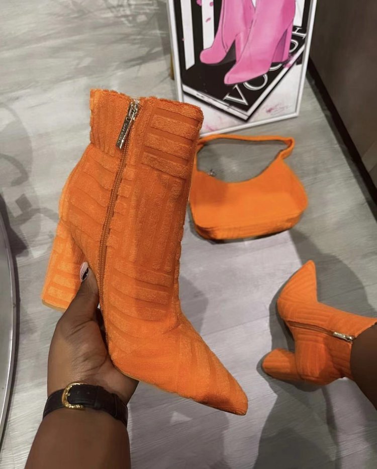 Damen Elegante Stiefeletten mit strukturiertem Obermaterial und praktischem Reißverschluss EB