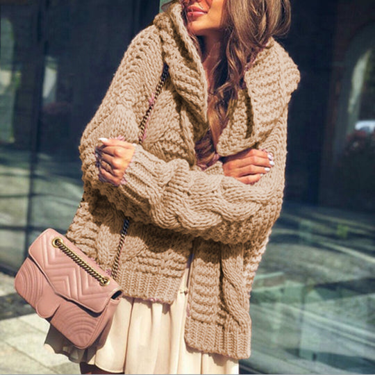 Damen Grobstrickjacke im lässigen Oversized-Stil mit Schalkragen und großen Taschen EB
