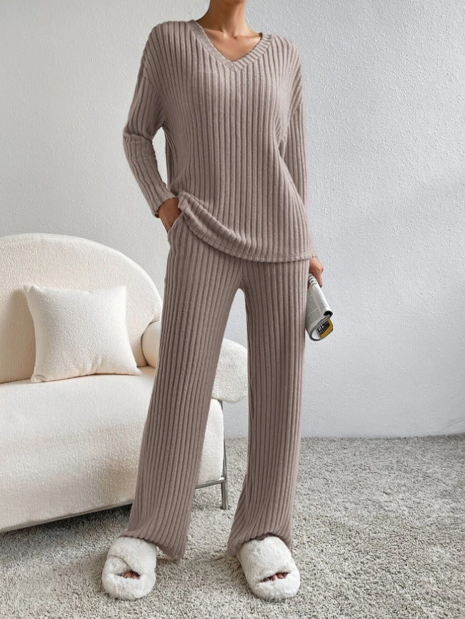 Damen lässiger Strickanzug mit V-Ausschnitt und praktischen Taschen EB