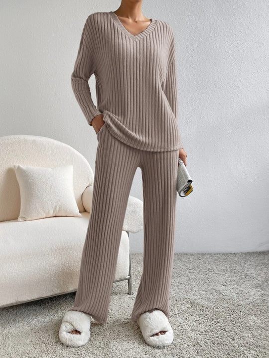 Damen lässiger Strickanzug mit V-Ausschnitt und praktischen Taschen EB