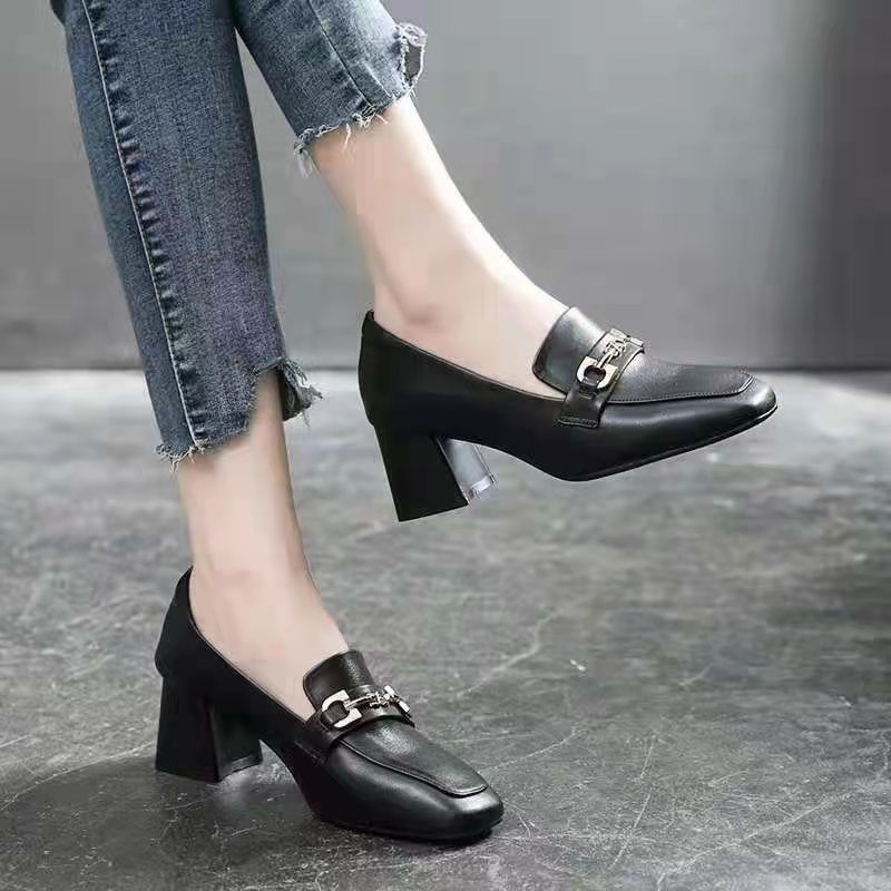 Damen moderne Sling-Pumps mit schickem Quadratverschluss und komfortablem Blockabsatz EB