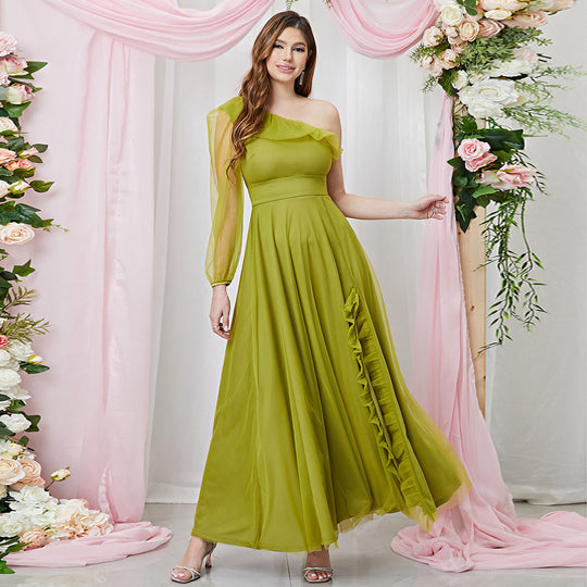 Damen Elegantes Maxikleid mit asymmetrischem Ausschnitt und fransierten Details EB