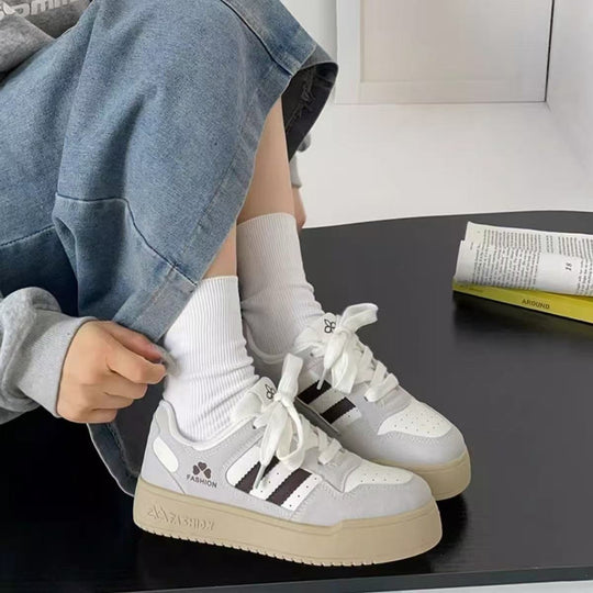 Damen Modische Sneaker im Retro-Style mit hochwertiger Sohle EB