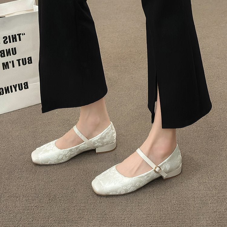 Damen Ballerinas mit zierlichem Riemen und floralem Design EB