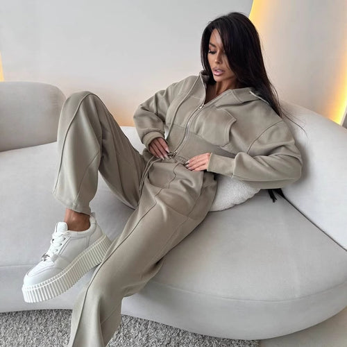 Damen sportliches Set aus cropped Kapuzenjacke und bequemen, lockeren Sporthosen EB