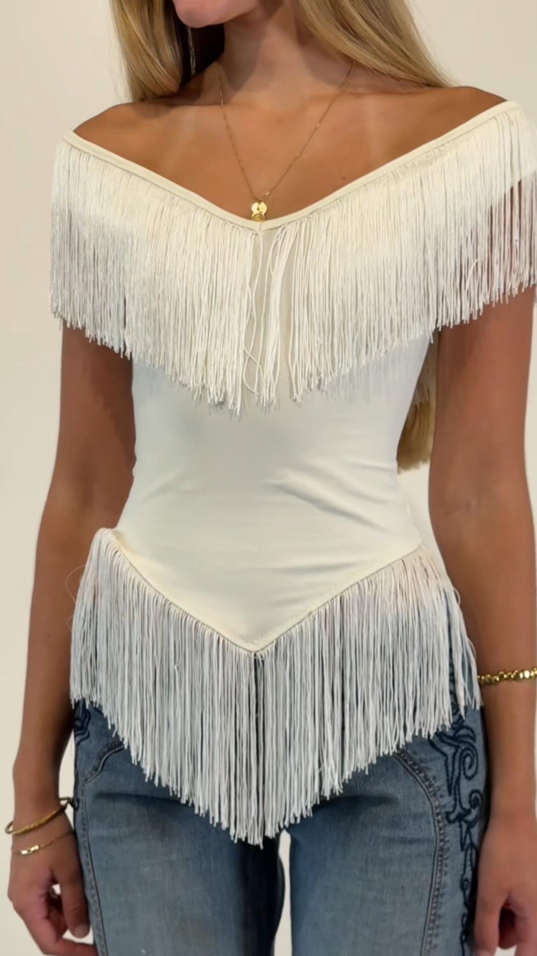 Damen Top mit fransigem Detail und Off-Shoulder-Design EB