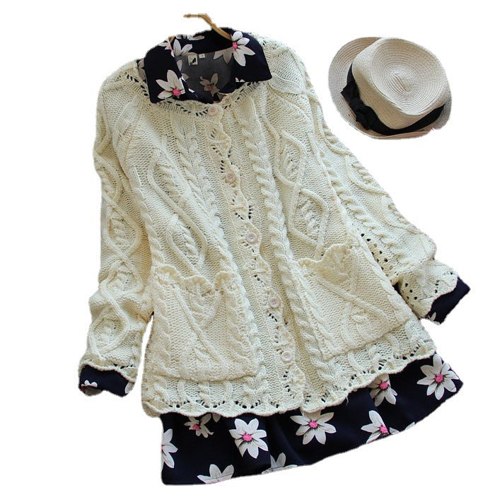 Damen Strickjacke mit detailverliebtem Zopfmuster und rüschenförmigen Abschlüssen EB