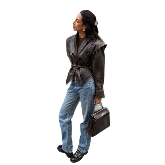 Damen Elegante Kunstlederjacke mit tailliertem Schnitt und breitem Kragen EB