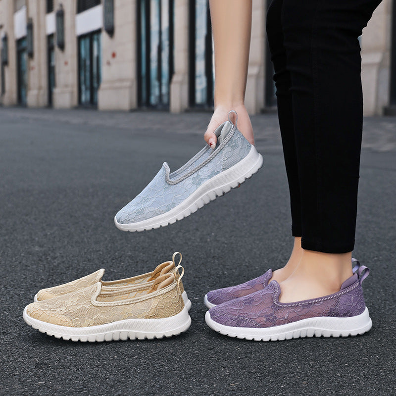 Damen Slip-On Sneakers mit eleganter Spitze und dämpfender Sohle EB