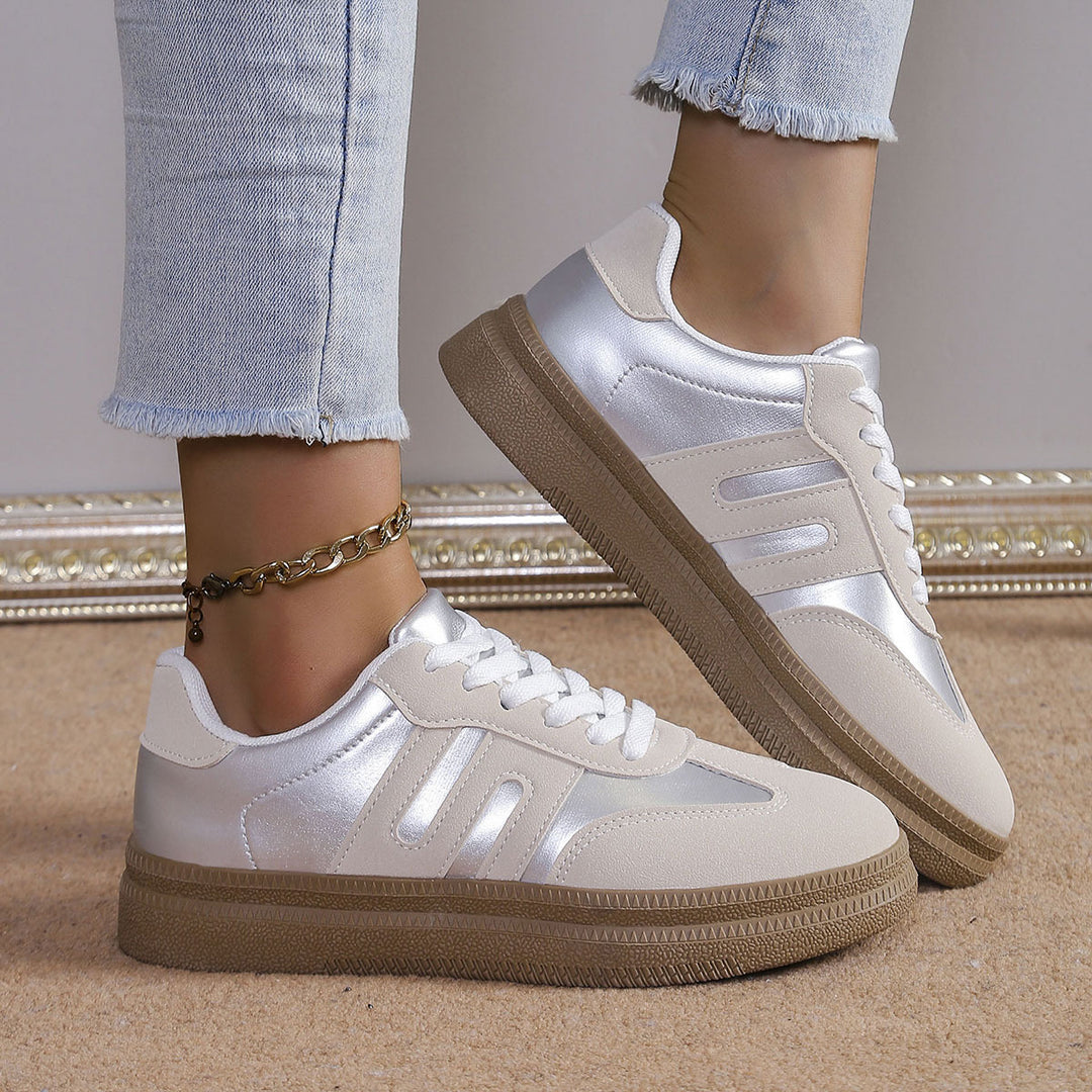 Damen Sportliche Sneakers mit satiniertem Obermaterial und Retro-Design EB