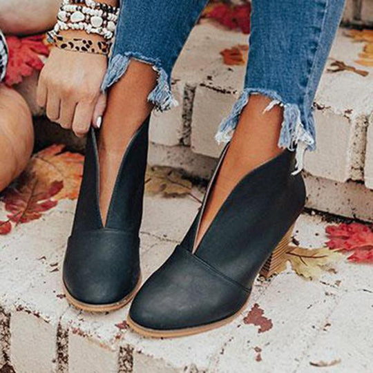 Damen nan knöchelhohe V-Cut Stiefelette mit gestapeltem Blockabsatz und spitz zulaufender Vorderkappe EB