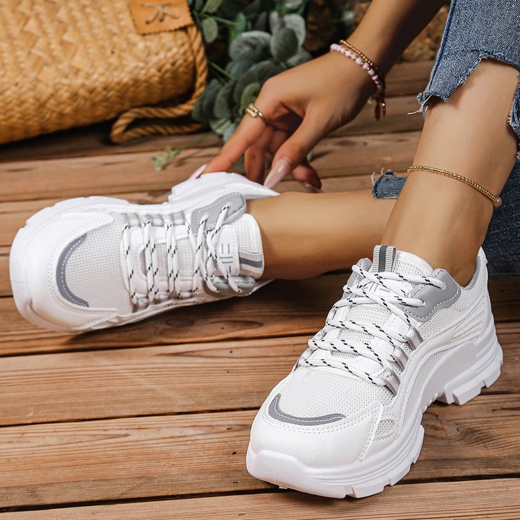 Damen Sportliche Sneakers mit atmungsaktivem Mesh-Obermaterial und komfortabler Dämpfung EB
