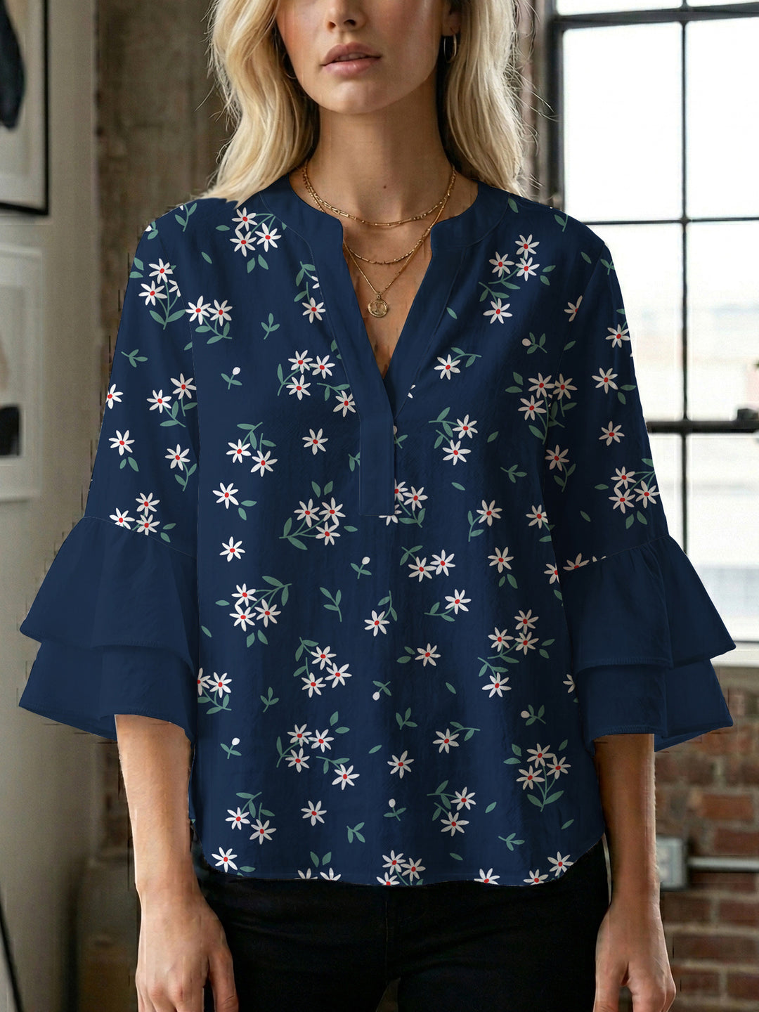 Damen Bluse mit voluminösen Ärmeln und floralem Design EB