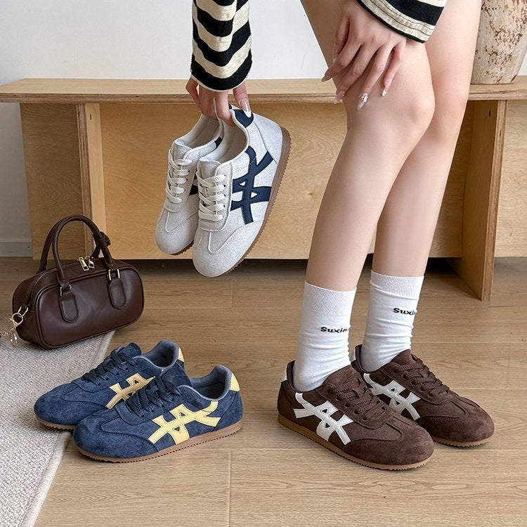 Damen Sportliche Velours Sneaker mit elegantem Design EB