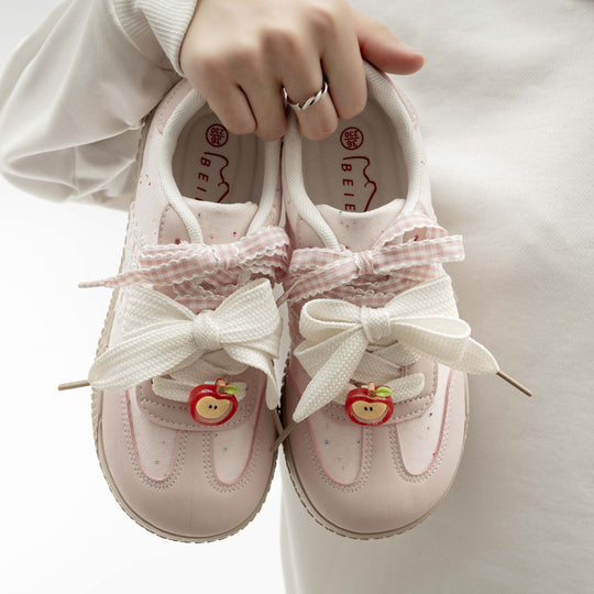 Damen Sneakers mit dekorativen Spitzen und atmungsaktivem Obermaterial EB